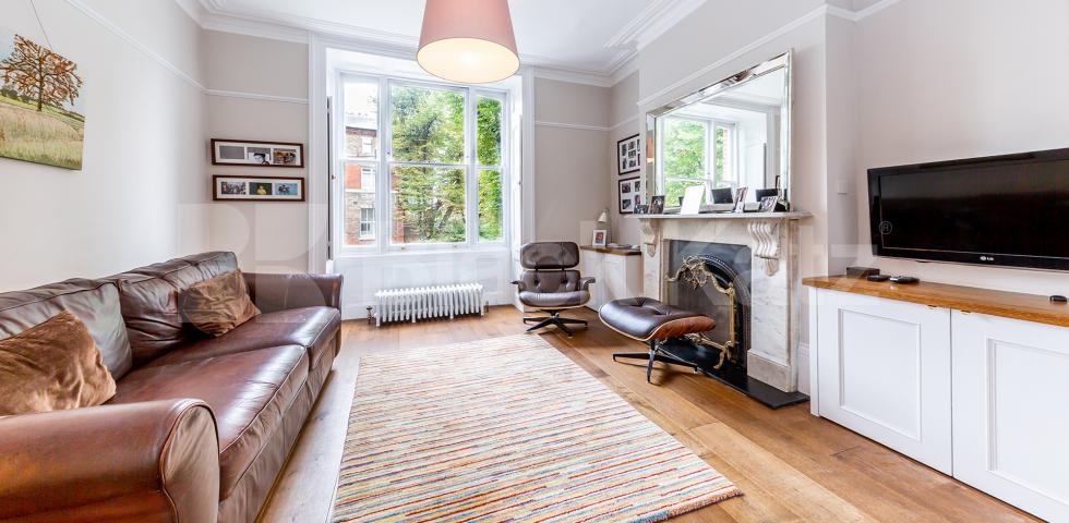 Stunning family home over 4 floors refurbished to a high standard. Hartham Road, Caledonian Road